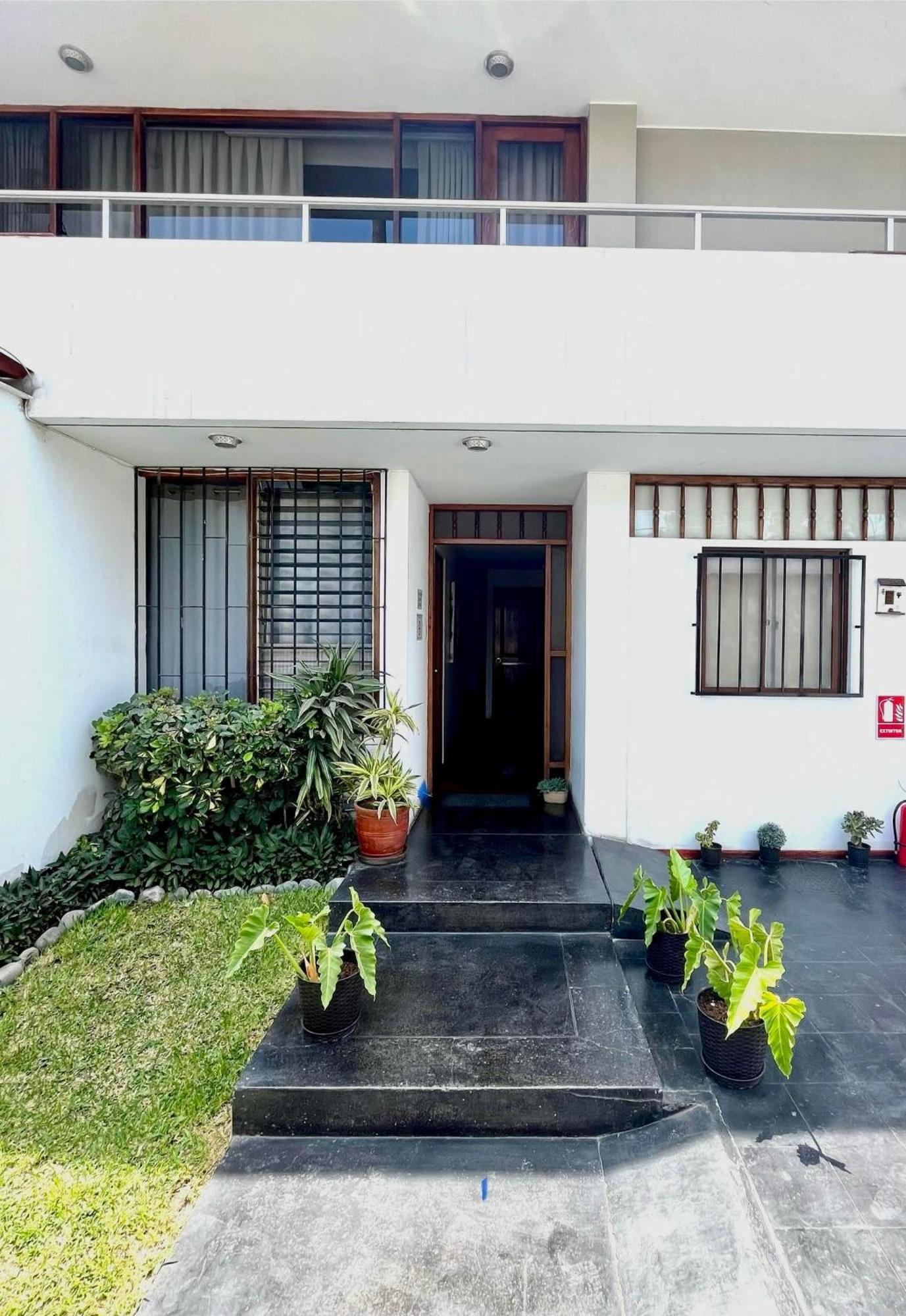Lima Mini Aparts Monterrico - Cerca Embajada Eeuu Exterior foto